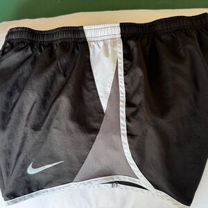 Nike Run Black White grey Performance Shorts with liner size small